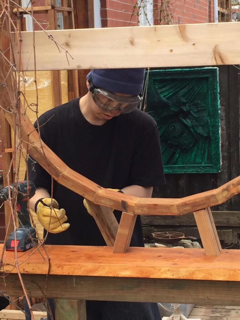 Yi Cun Master working